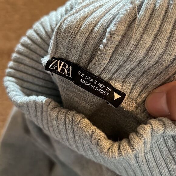 Zara small grey blouse - Picture 5 of 5